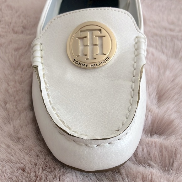 TOMMY HILFIGER WHITE LOAFERS SHOES SIZE 6 - Picture 5 of 6